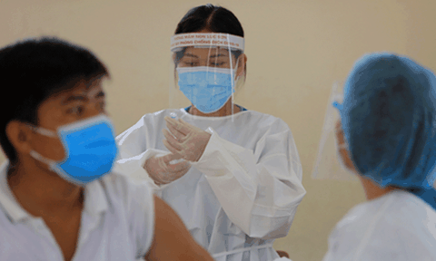 Bộ Y tế nghiêm cấm mọi hành vi tiêu cực, trục lợi từ tiêm vắc xin Covid-19