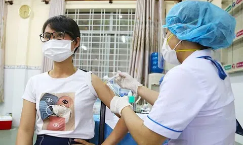 TP.HCM đề xuất người dân tiêm đủ 2 mũi vắc xin được tham gia hoạt động công cộng