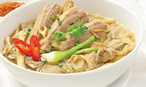 Món ngon cuối tuần: Cách nấu miến vịt măng khô đậm đà, bổ dưỡng