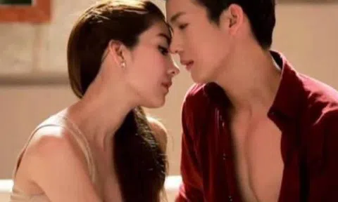 Chồng báo bận đột xuất không về sinh nhật con, nguyên nhân sau đó khiến vợ trẻ khóc nghẹn