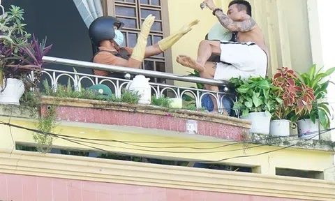 Khống chế thanh niên "ngáo đá" nhiễm HIV gây náo loạn chợ thương mại Tam Kỳ