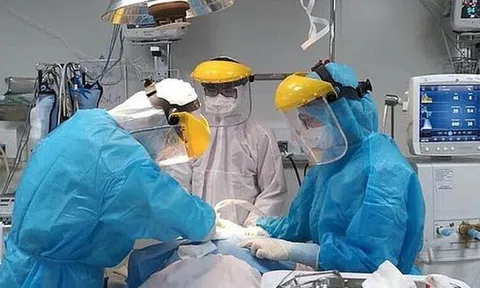 Sáng 9/10: Còn 5.361 bệnh nhân Covid-19 nặng đang điều trị; thêm hơn 603.300 liều vaccine Pfizer về TP HCM