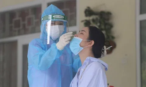 Ngày 12/10, Hà Nội ghi nhận tổng cộng 7 ca Covid-19 mới, đều liên quan "ổ dịch" bệnh viện Việt Đức