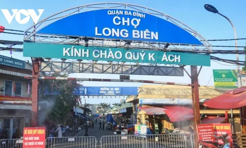 Hà Nội: Chợ Long Biên chính thức hoạt động trở lại sau hơn 2 tháng bị phong tỏa