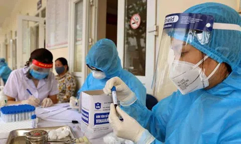 Ngày 22/10, Hà Nội ghi nhận 10 ca dương tính Covid-19, có 2 ca là vợ chồng nhân viên y tế bệnh viện 108