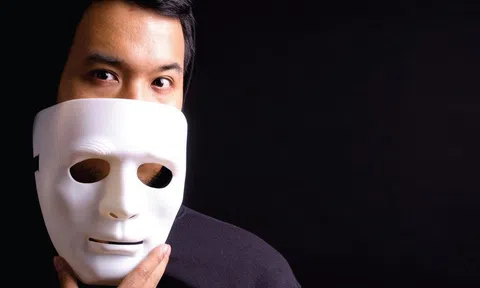 Ghê sợ bộ mặt thật của chồng