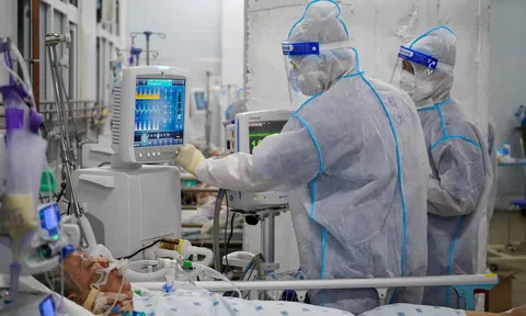 Sáng 28/10: Hơn 812.300 ca Covid-19 đã chữa khỏi; TP.HCM cho bán hàng ăn tại chỗ, đồng loạt tiêm vaccine trẻ em