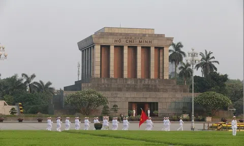 Lăng Chủ tịch Hồ Chí Minh mở cửa đón khách tới thăm viếng từ 30/10