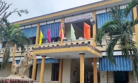 Tạm giữ khẩn cấp Giám đốc Ban quản lý dự án huyện và Phó giám đốc công ty ở Quảng Nam