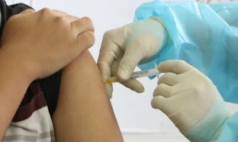 Bình Dương lên tiếng vụ "vượt rào" tiêm vaccine cho trẻ em là con của lực lượng tuyến đầu