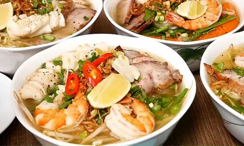 Món ngon cuối tuần: Cách nấu mì tôm mực xá xíu cực ngon, cực dễ