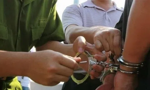 Bắt giữ kẻ bịt mặt, dùng dao cướp xe máy phụ nữ đi đường