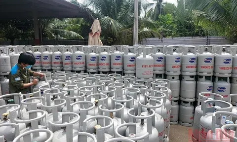 Giá gas tăng mạnh, lên mức 500.000 đồng/bình 12 kg