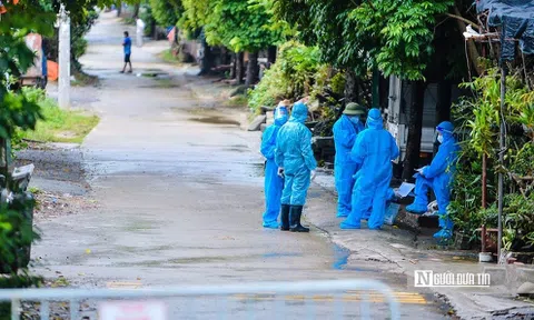 Toàn cảnh cách ly hơn 8.000 người dân tại huyện Mê Linh