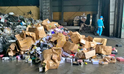 Tiêu hủy 2.000 chai nước hoa giả trị giá 8 tỷ đồng