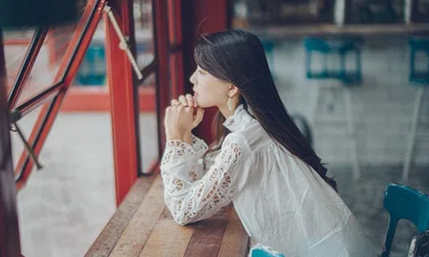 Đừng mãi chờ đợi một người vô tâm