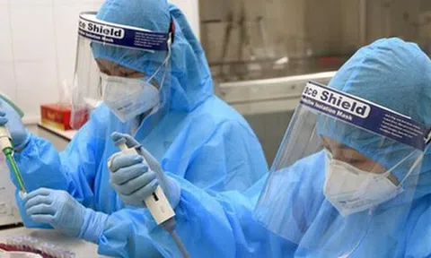 Sáng 15/11: Gần 4.000 F0 nặng đang điều trị; Xem xét đưa kit xét nghiệm Covid-19 vào diện bình ổn giá