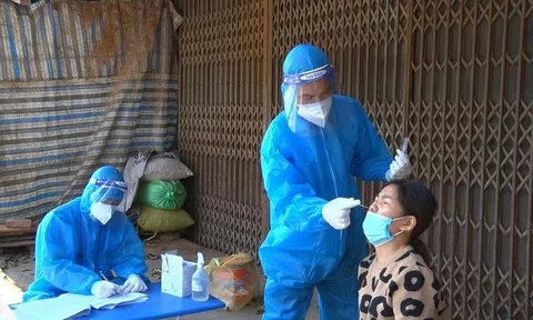 Phát hiện chùm Covid-19 ở công trường xây dựng, Hà Nội thông báo khẩn