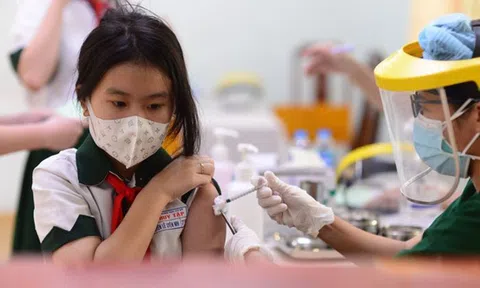 Hôm nay (22/11), TP.HCM tiêm vắc-xin ngừa Covid-19 mũi 2 cho trẻ từ 12-17 tuổi