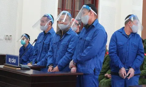 Mang 60.000 USD đi buôn "hàng trắng", trùm ma túy cùng 4 đàn em lĩnh án tử hình