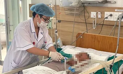 Nhiều ca ngộ độc nặng vì uống rượu không nguồn gốc, bác sĩ khuyến cáo