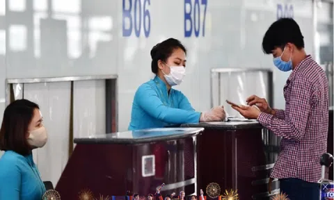 Vì sao giá vé máy bay Tết rẻ mà vẫn ế?