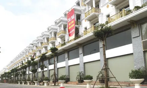 Vắng khách thuê, nhiều shophouse ồ ạt rao bán