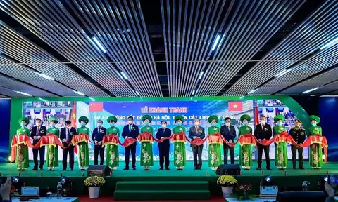 Đường sắt Cát Linh - Hà Đông đón hành khách thứ 1 triệu trong ngày khánh thành