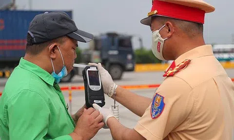 Từ 1/3, CSGT tăng cường kiểm soát vi phạm nồng độ cồn và ma túy đối với tài xế