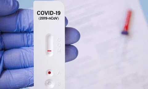 Vì sao nhiều người có triệu chứng nhưng test Covid-19 vẫn âm tính?