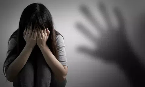 Thiếu nữ 15 tuổi ở Hà Nội tìm cách tự sát 'vì nghe tiếng nói xui khiến trong đầu'