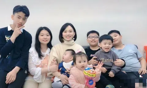 Mẹ trẻ đẻ liền 7 đứa con để hưởng “gen ưu tú” của chồng