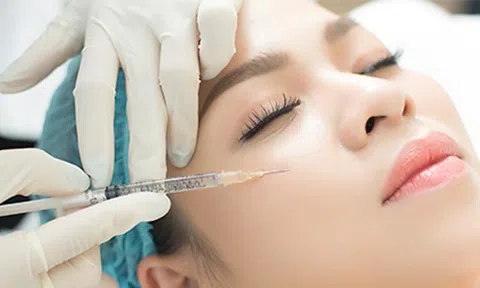 Cảnh báo: Tiêm filler tại tiệm tóc, gãy kim tiêm khiến toàn bộ kim nằm trong má bệnh nhân