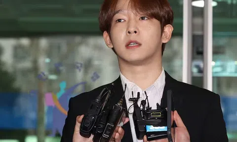 Nam ca sĩ nổi tiếng lái xe với tốc độ 182km/h khi say xỉn, tông thẳng vào dải phân cách