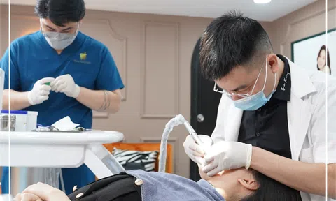 Dr. Bảo Hưng đưa ra lời cảnh tỉnh cho các khách hàng ham làm răng sứ giá rẻ