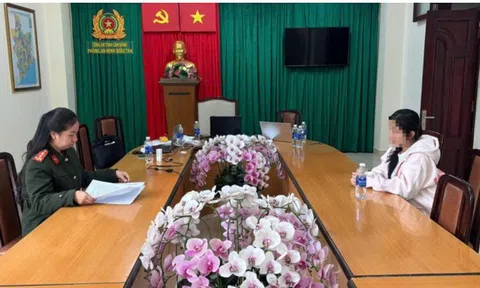 Khởi tố người phụ nữ livestream clip khiêu dâm để thu tiền trên mạng