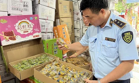 Cục QLTT Hà Nội: Thu giữ hơn 5.000 chiếc bánh trung thu không rõ nguồn gốc