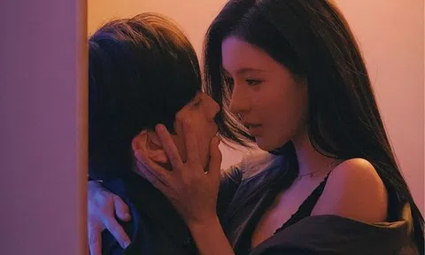 Sau đêm mặn nồng cùng “hoa khôi công ty”, tôi sững sờ với tin nhắn em để lại