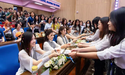 Kỳ Duyên, Phương Anh, Cẩm Ly lan tỏa tinh thần tri thức đến sinh viên