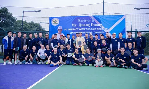 "Thần đồng pickleball" Quang Dương giao lưu cùng CLB Pickleball Vinhomes Riverside