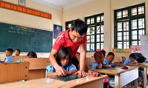 Giáo dục phổ thông mới: Thiếu giáo viên, không có nguồn tuyển, cần chuyên môn tốt biên soạn SGK