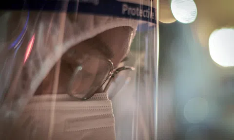 Những “bông hồng thép” tiễn người mất vì Covid-19 “chặng đường cuối” với giá 0 đồng