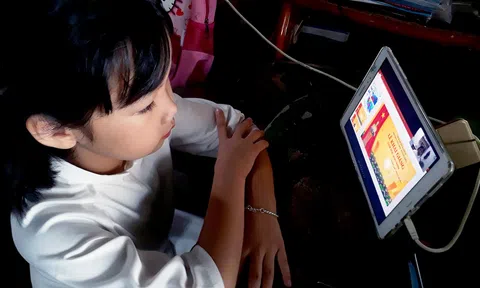 Vụ bé 10 tuổi tử vong: Đừng đổ lỗi cho học online nhưng phải "lên dây cót" bảo vệ trẻ