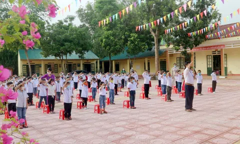 Ưu tiên học sinh lớp 1, 2, 6, 9 và 12 trở lại trường