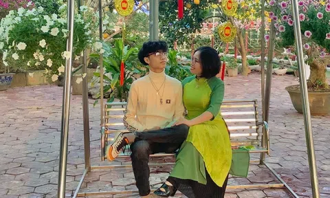 Mẹ của nam sinh giành học bổng quốc tế: “Người ngoài có thể lo lắng khi thấy con ngủ nhiều, chơi nhiều, nhưng tôi thì rất yên tâm!”