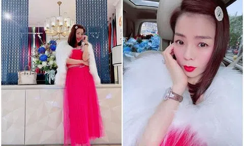 Lệ Quyên hack tuổi 'lố' với màu hường sến trông đến 'ngợp'