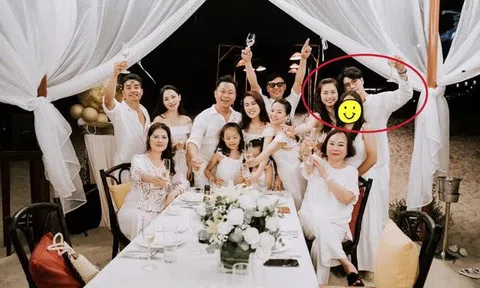 Ngô Thanh Vân e ấp bên Huy Trần, netizen rần rần: 'Cưới đi thôi!'