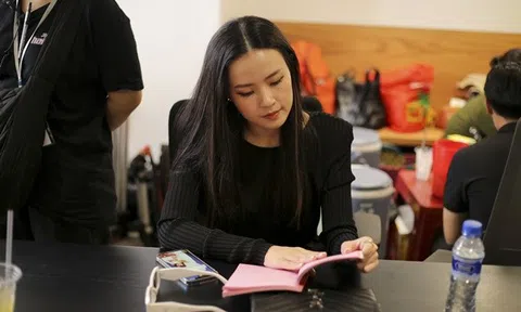 Midu “gây sốt” khi hóa thân làm quản lý nhóm nhạc trẻ đình đám