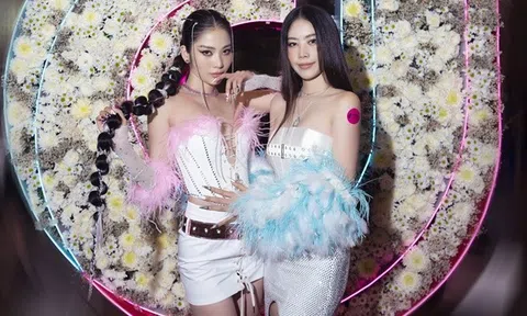 Chị em Lệ Nam - Nam Em diện đồ cá tính, thân thiết  tại sự kiện