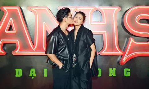 Ngô Thanh Vân nhận nụ hôn ngọt ngào từ ông xã Huy Trần trên thảm đỏ “Thanh Sói”